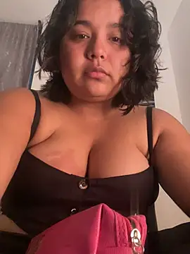 emyrose2 online show from February 16, 2025, 2:42 am