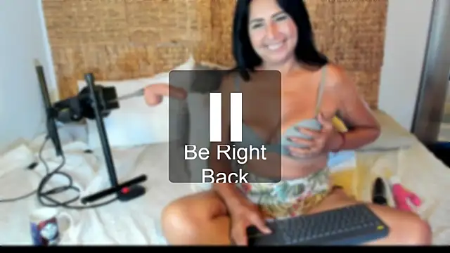 Jackiehmilf52 online show from February 17, 2026, 2:09 am