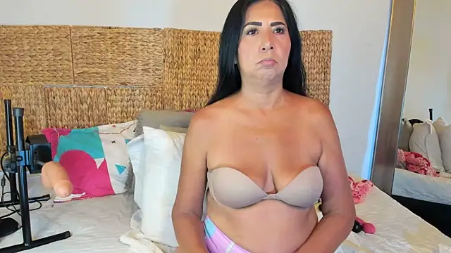 Snapshot of Jackiehmilf52 chatting on June 5, 2026, 1:17 pm Jackiehmilf52 online show from June 5, 2026, 1:17 pm