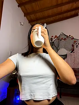 Maryybellax online show from October 20, 2025, 1:40 am