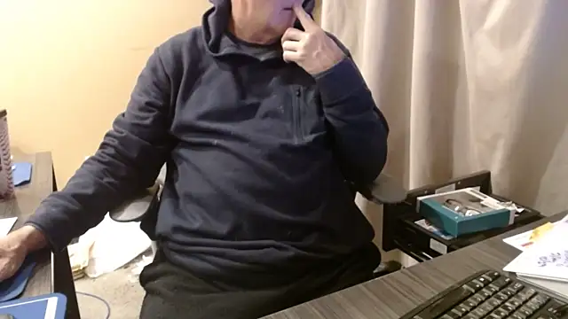 Snapshot of olderandwiser2 chatting on November 12, 2025, 5:11 am olderandwiser2 online show from November 12, 2025, 5:11 am