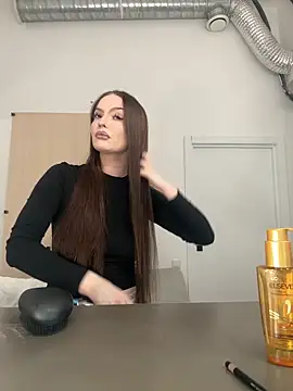 Snapshot of AlexaBright chatting on October 19, 2025, 3:48 pm AlexaBright online show from October 19, 2025, 3:48 pm