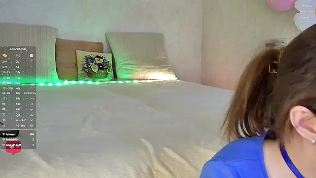 Snapshot of Roseaa chatting on June 3, 2026, 2:44 pm Roseaa online show from June 3, 2026, 2:44 pm