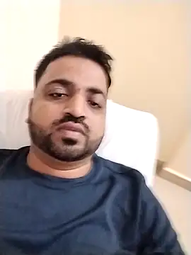 Snapshot of Vij717 chatting on October 8, 2025, 12:01 am Vij717 online show from October 8, 2025, 12:01 am