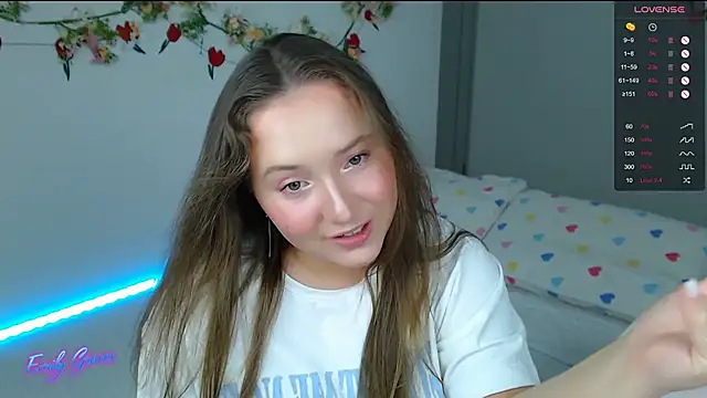 Snapshot of EmilyxxGraces chatting on April 30, 2026, 9:19 pm EmilyxxGraces online show from April 30, 2026, 9:19 pm