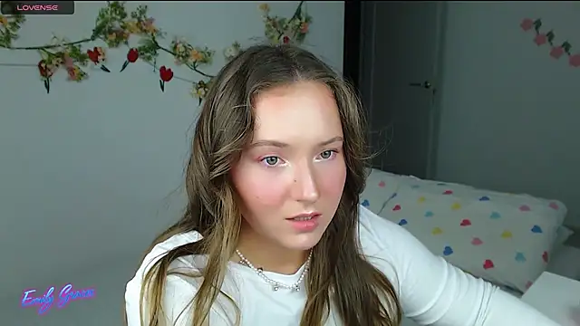 Snapshot of EmilyxxGraces chatting on May 2, 2026, 6:13 pm EmilyxxGraces online show from May 2, 2026, 6:13 pm