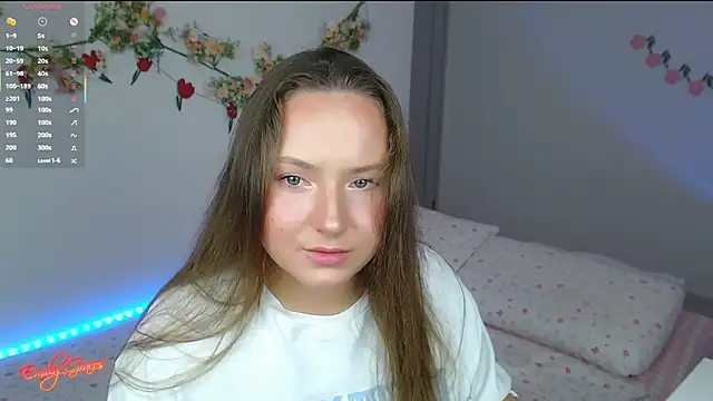 Snapshot of EmilyxxGraces chatting on April 22, 2026, 9:32 pm EmilyxxGraces online show from April 22, 2026, 9:32 pm