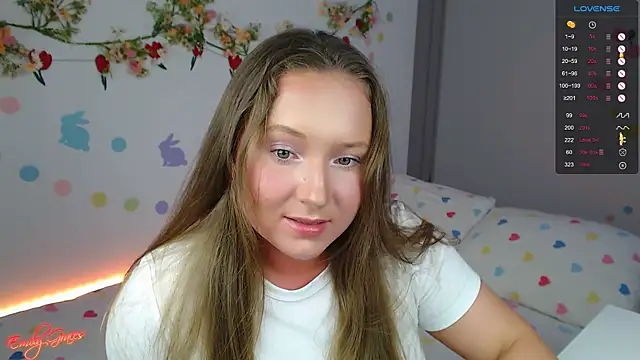 Snapshot of EmilyxxGraces chatting on April 3, 2026, 8:37 pm EmilyxxGraces online show from April 3, 2026, 8:37 pm