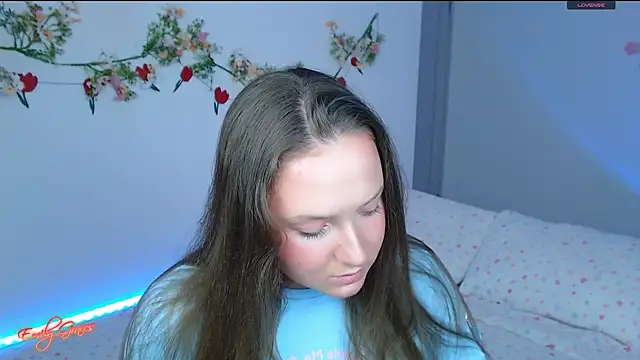 Snapshot of EmilyxxGraces chatting on April 23, 2026, 8:54 pm EmilyxxGraces online show from April 23, 2026, 8:54 pm