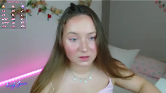 Snapshot of EmilyxxGraces chatting on May 14, 2026, 8:28 pm EmilyxxGraces online show from May 14, 2026, 8:28 pm