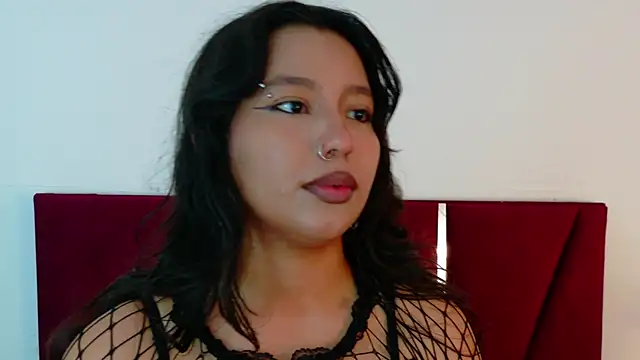 ParanoidTemptaion  online show from April 21, 2026, 11:39 am