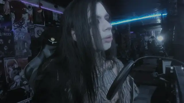 Snapshot of rotten_dreams chatting on March 19, 2025, 10:31 pm rotten dreams online show from March 19, 2025, 10:31 pm