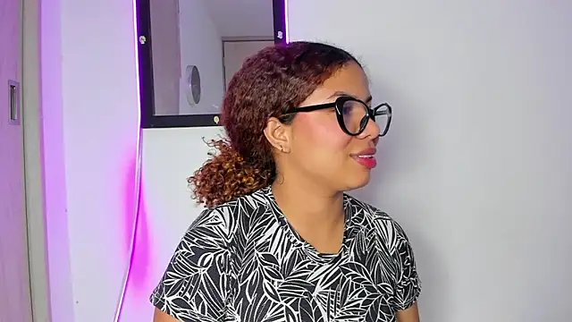 Snapshot of MELINAMARTINS chatting on June 11, 2026, 2:44 am MELINAMARTINS online show from June 11, 2026, 2:44 am