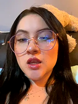 ValentinaOrtiz3 online show from September 24, 2025, 1:13 am