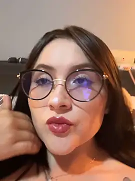 ValentinaOrtiz3 online show from June 5, 2026, 12:59 am