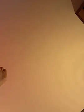 ValentinaOrtiz3 online show from March 18, 2026, 9:59 pm