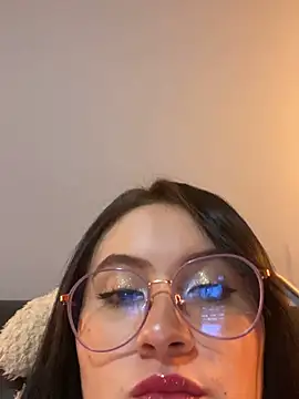 Snapshot of ValentinaOrtiz3 chatting on October 16, 2025, 3:04 am ValentinaOrtiz3 online show from October 16, 2025, 3:04 am