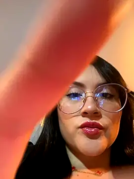 Snapshot of ValentinaOrtiz3 chatting on November 7, 2025, 12:04 am ValentinaOrtiz3 online show from November 7, 2025, 12:04 am