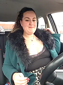 justtess online show from November 14, 2025, 12:20 pm