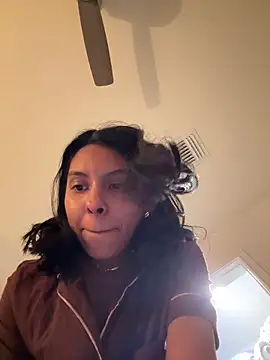 Valeedoll online show from March 18, 2026, 4:59 am