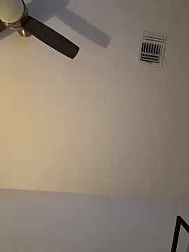 Valeedoll online show from March 24, 2026, 4:12 am