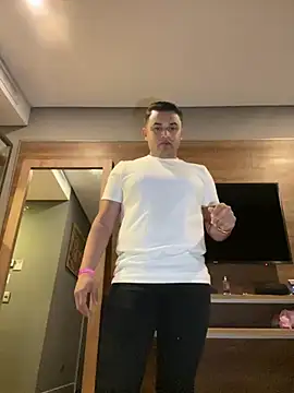 Snapshot of ErickDousson chatting on February 27, 2025, 12:25 am ErickDousson online show from February 27, 2025, 12:25 am