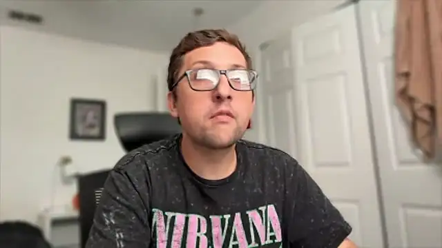 Snapshot of Milflover96 chatting on February 21, 2026, 10:01 pm Milflover96 online show from February 21, 2026, 10:01 pm