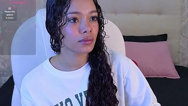 sara sharma  online show from January 6, 2026, 1:26 pm