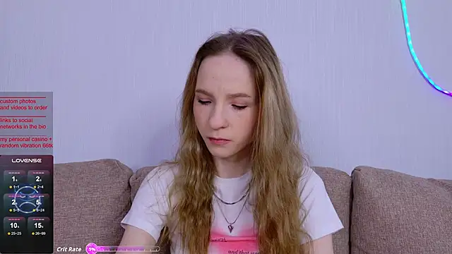 Snapshot of b4by_Emilia chatting on November 25, 2025, 10:04 am b4by Emilia online show from November 25, 2025, 10:04 am