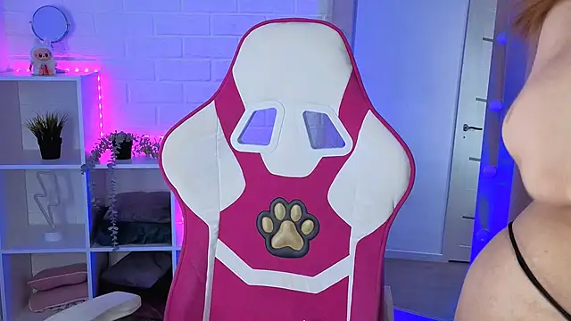 Snapshot of SweetieAngela chatting on December 4, 2025, 2:27 pm SweetieAngela online show from December 4, 2025, 2:27 pm