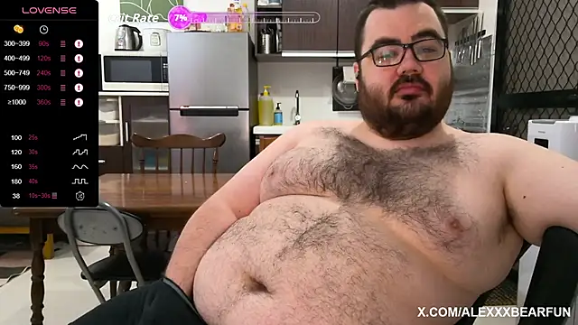 Snapshot of alexxxbear chatting on September 17, 2025, 8:33 pm alexxxbear online show from September 17, 2025, 8:33 pm