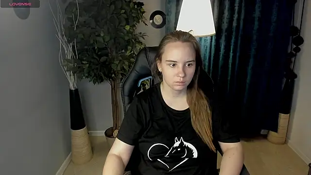 Snapshot of Lika_0ne chatting on April 24, 2026, 11:56 am Lika 0ne online show from April 24, 2026, 11:56 am