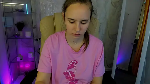 Snapshot of Lika_0ne chatting on October 26, 2025, 11:10 am Lika 0ne online show from October 26, 2025, 11:10 am