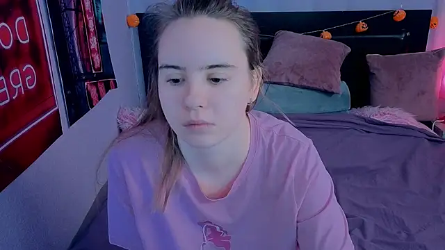 Snapshot of Lika_0ne chatting on November 28, 2025, 10:15 am Lika 0ne online show from November 28, 2025, 10:15 am