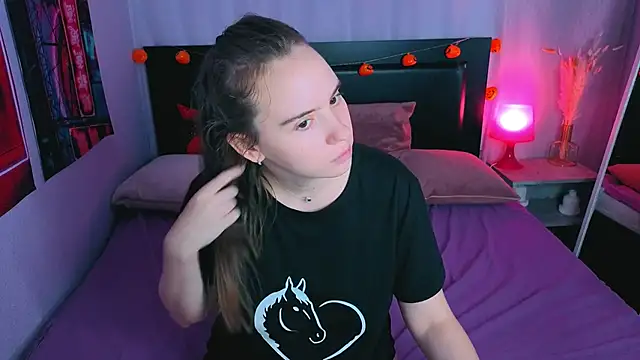 Snapshot of Lika_0ne chatting on November 7, 2025, 9:58 am Lika 0ne online show from November 7, 2025, 9:58 am