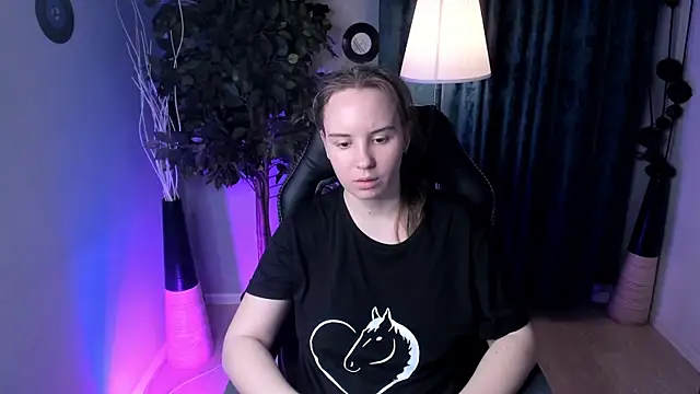 Snapshot of Lika_0ne chatting on April 25, 2026, 2:47 pm Lika 0ne online show from April 25, 2026, 2:47 pm