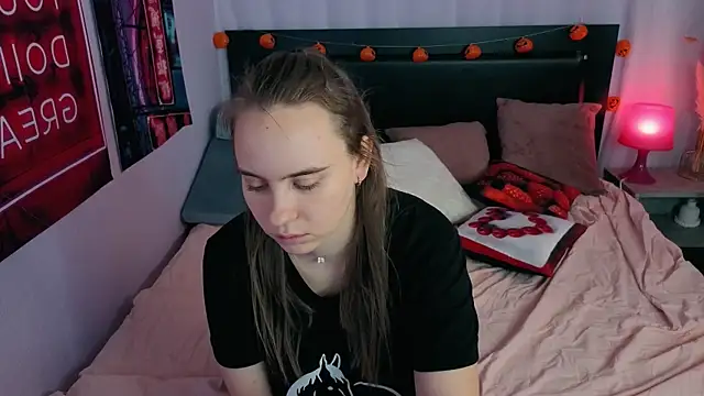 Snapshot of Lika_0ne chatting on November 14, 2025, 12:09 pm Lika 0ne online show from November 14, 2025, 12:09 pm