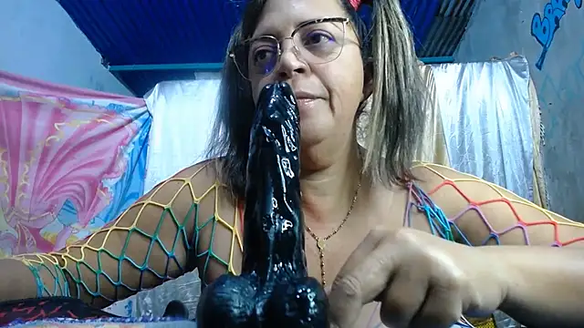 Snapshot of alina_maturehot chatting on July 13, 2026, 8:35 am alina maturehot online show from July 13, 2026, 8:35 am