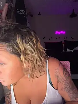 bossyroxy84 online show from November 8, 2025, 12:58 am