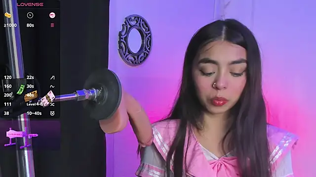 lanna brunette online show from December 18, 2025, 1:15 pm