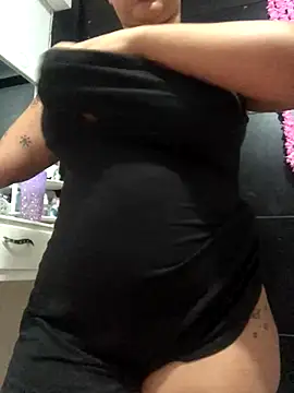 Snapshot of Anitta_bell chatting on November 2, 2025, 10:04 pm Anitta bell online show from November 2, 2025, 10:04 pm