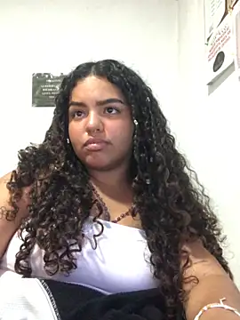 Snapshot of Anitta_bell chatting on March 18, 2025, 3:45 am Anitta bell online show from March 18, 2025, 3:45 am