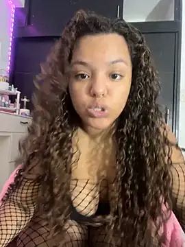 Snapshot of Anitta_bell chatting on September 28, 2025, 11:12 pm Anitta bell online show from September 28, 2025, 11:12 pm