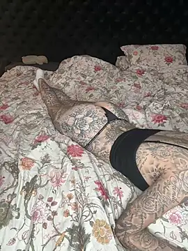 Snapshot of inkedgirl99 chatting on February 20, 2025, 11:09 am inkedgirl99 online show from February 20, 2025, 11:09 am