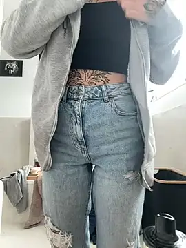 Snapshot of inkedgirl99 chatting on March 16, 2025, 5:28 pm inkedgirl99 online show from March 16, 2025, 5:28 pm