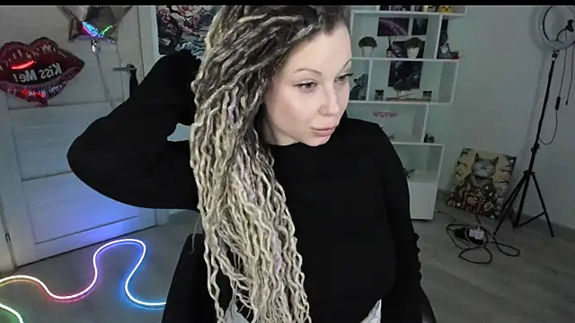 Snapshot of HoneySallyMoore chatting on March 12, 2026, 1:33 am HoneySallyMoore online show from March 12, 2026, 1:33 am