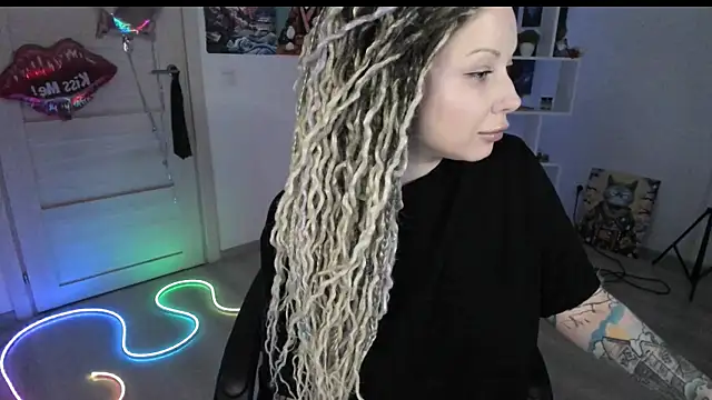 Snapshot of HoneySallyMoore chatting on March 20, 2026, 4:30 pm HoneySallyMoore online show from March 20, 2026, 4:30 pm