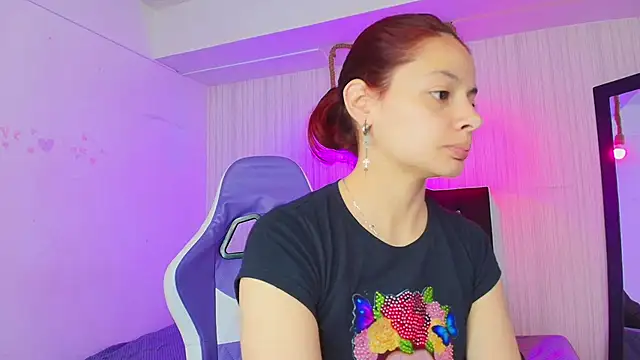 Snapshot of nicky_angel1 chatting on November 7, 2025, 6:45 pm nicky angel1 online show from November 7, 2025, 6:45 pm