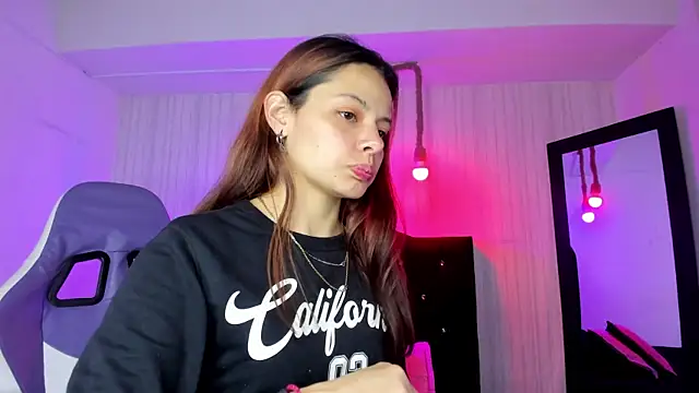 Snapshot of nicky_angel1 chatting on October 14, 2025, 6:41 pm nicky angel1 online show from October 14, 2025, 6:41 pm