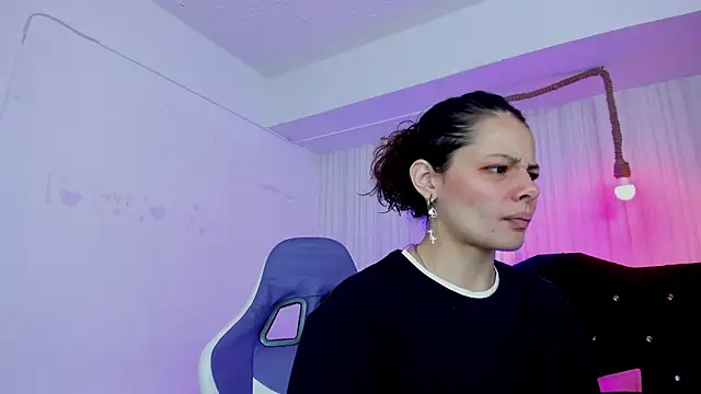 Snapshot of nicky_angel1 chatting on October 15, 2025, 6:38 pm nicky angel1 online show from October 15, 2025, 6:38 pm